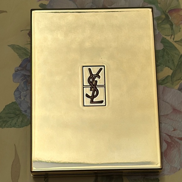 Yves Saint Laurent Other - YSL Poudre Compact Radiance Pressed Powder Color 4